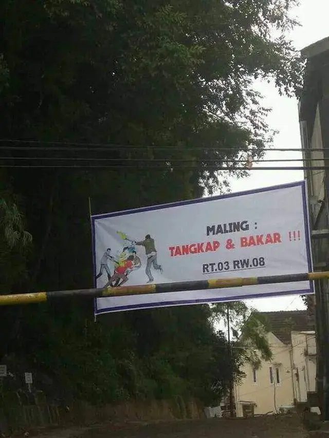 8 Potret Tulisan Spanduk Peringatan di Jalan Ini Nyeleneh Banget