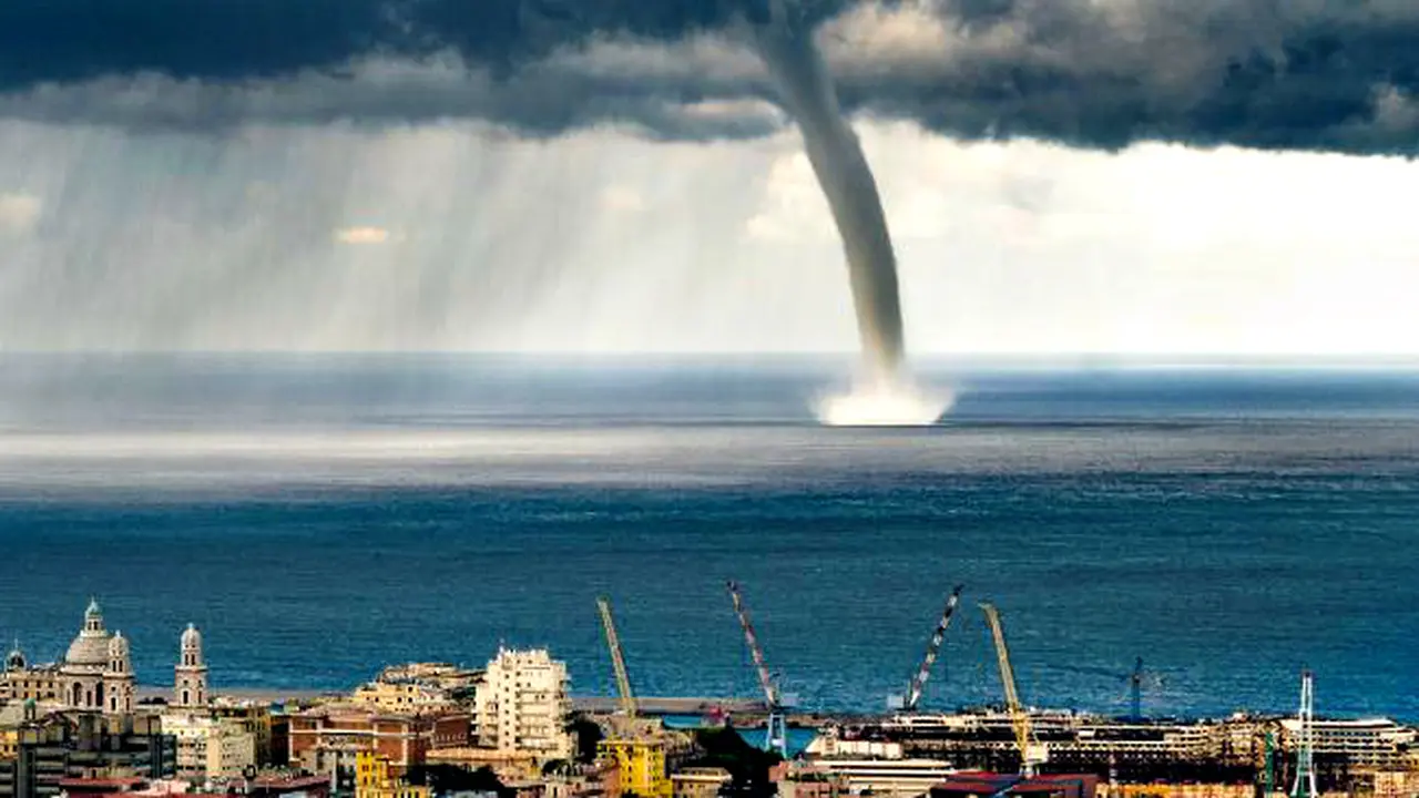 Tampilan Tornado Ini Seram Tapi Mengesankan