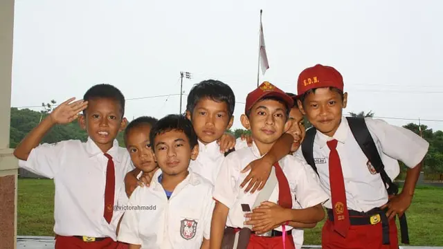 6 Editan Foto Raditya Dika Jadi Anak Kecil Ini Bikin Ketawa Geli