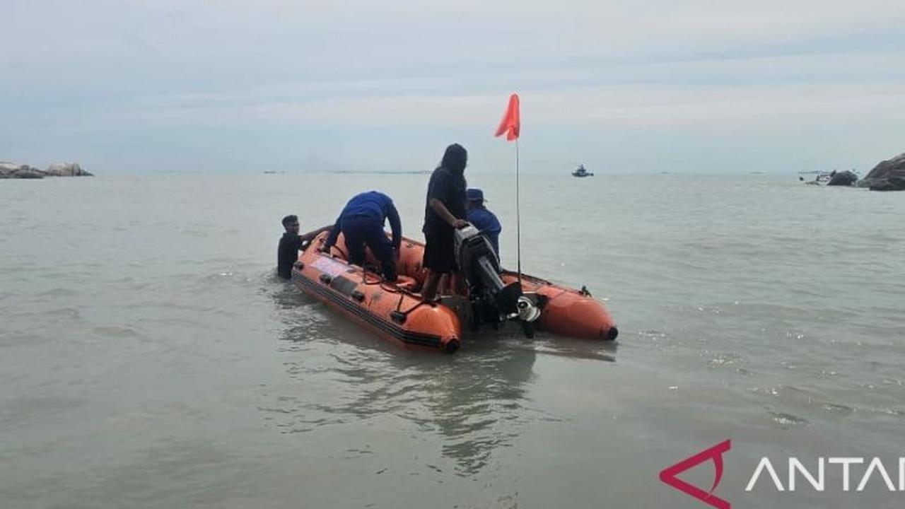 Tim Gabungan Berhasil Evakuasi Nakhoda Kapal Karam di Pantai Parai Bangka