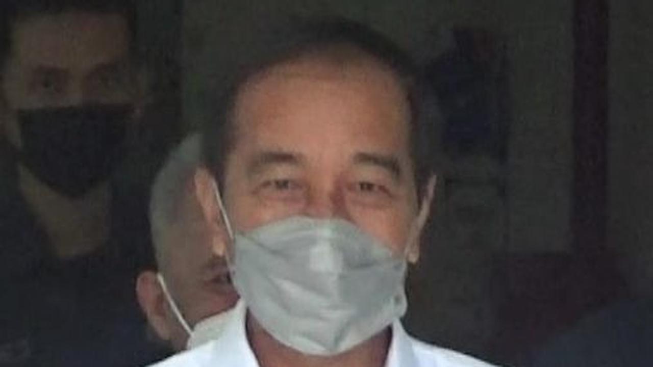 Presiden Jokowi Jenguk Cak Nun di RSUP Dr Sardjito