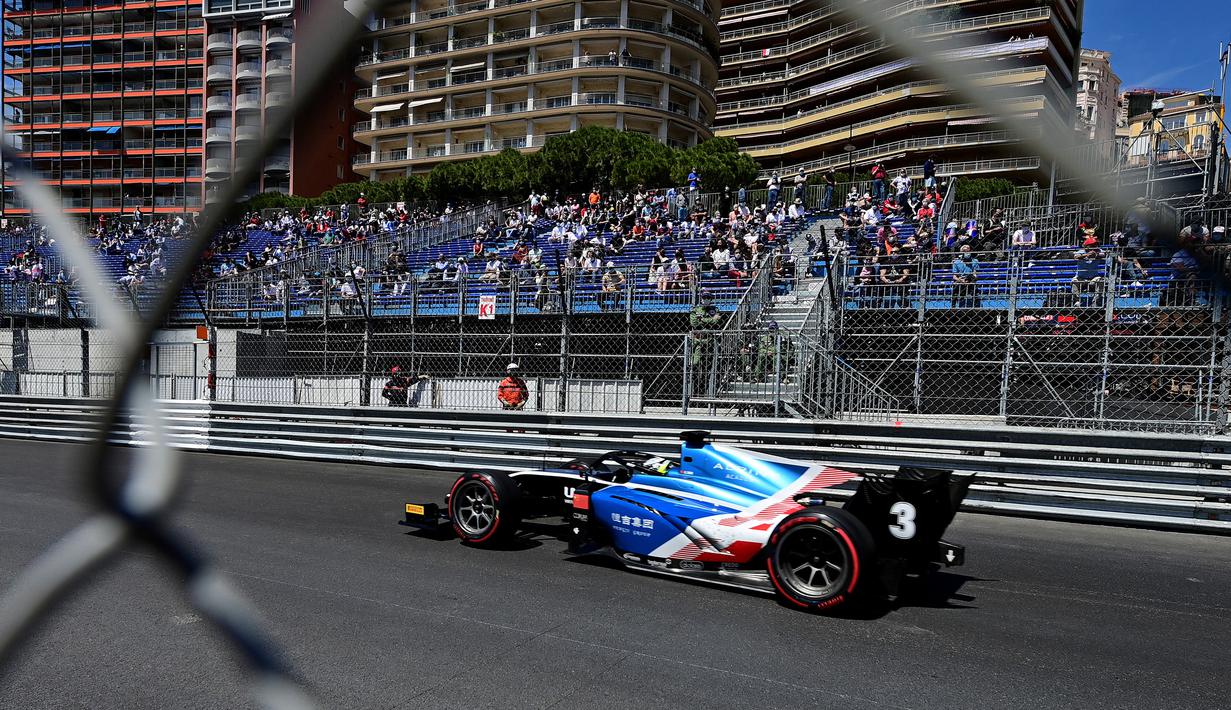 Zhou akan menjadi pebalap China daratan pertama di F1 sekaligus menyetop kontraknya bersama Alpine, di mana dia masuk dalam program junior sejak 2019. (AFP/Andrej Isacovic )