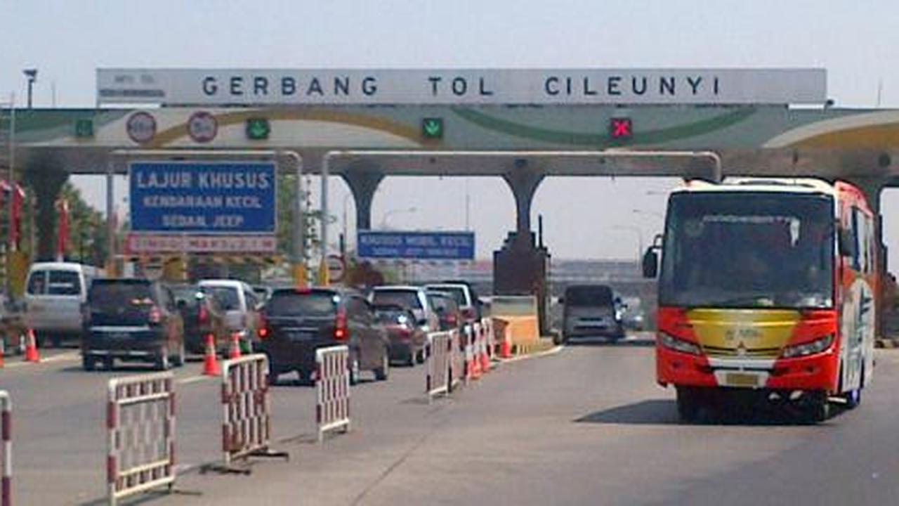 Ingkar janji soal jalan tol, Jokowi tuai kritik
