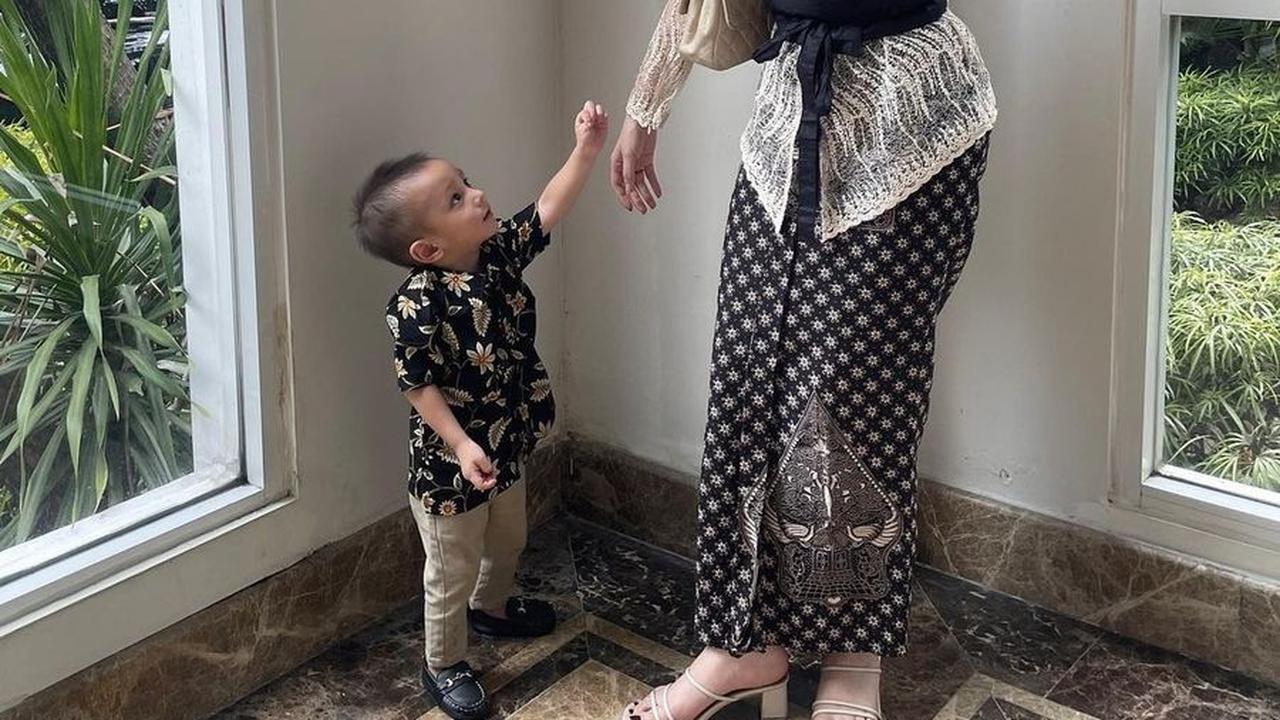 Disebut Netizen Hot Mom