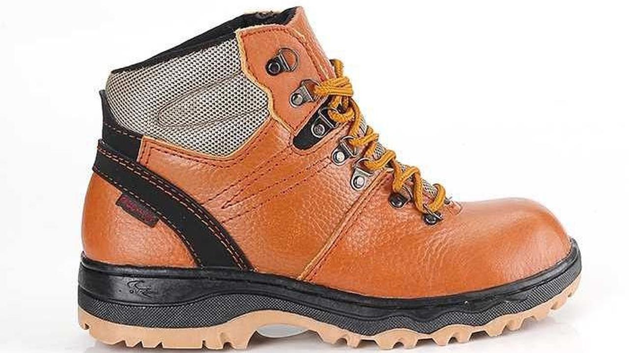 <b>Sepatu Berbahan Sol Karet/EVA</b>