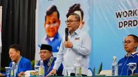 Ketua Umum Partai Amanat Nasional (PAN) Zulkifli Hasan saat bertemu pimpinan daerah Muhammadiyah Balikpapan, Kalimantan Timur, pada Jumat (8/12/2023). (Dok PAN).