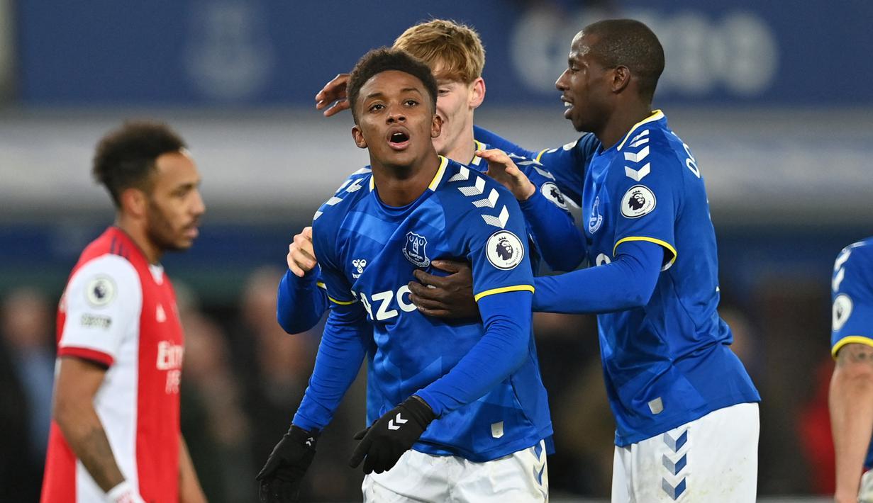 Everton. Everton terakhir kali bermain di divisi kedua Liga Inggris pada musim 1953/1954. Pada musim berikutnya, 1954/1955 The Toffees promosi ke Divisi Utama dan tidak pernah lagi terdegradasi. Total, 68 tahun Everton sukses bertahan di Divisi Utama hingga kini. (AFP/Paul Ellis)