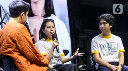 Dua bintang muda yang tengah naik daun, Adhisty Zara dan Ari Irham tampil dalam sesi meet and greet film Bertaut Rindu yang siap tayang 31 Juli mendatang. (Liputan6.com/Herman Zakharia)