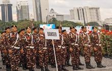 VIDEO: Momen Banser Ikut Defile Polri Bareng Pasukan Muhammadiyah di HUT Bhayangkara Ke-79