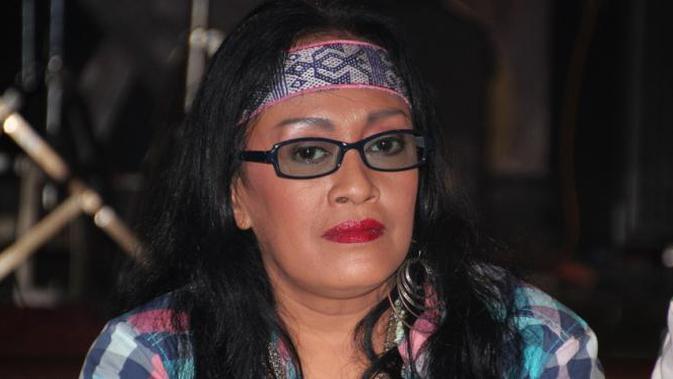 Cerita Reni Jayusman Mendapat Hidayah dari Sang Cucu 