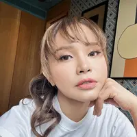 Rossa tampil dengan gaya rambut terbaru di unggahan media sosial yang baru diunggah. Kali ini tampilannya tampak terlihat fresh dengan gaya rambutnya. [@itsrossa910]