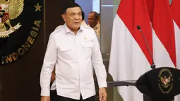Menteri Koordinator Bidang Politik dan Keamanan (Menko Polkam) Djamari Chaniago saat jumpa pers usai rapat koordinasi (rakor) penanganan kebakaran hutan dan lahan (karhutla) di Jakarta, 10 Agustus 2026. (KLY/Arie Basuki)