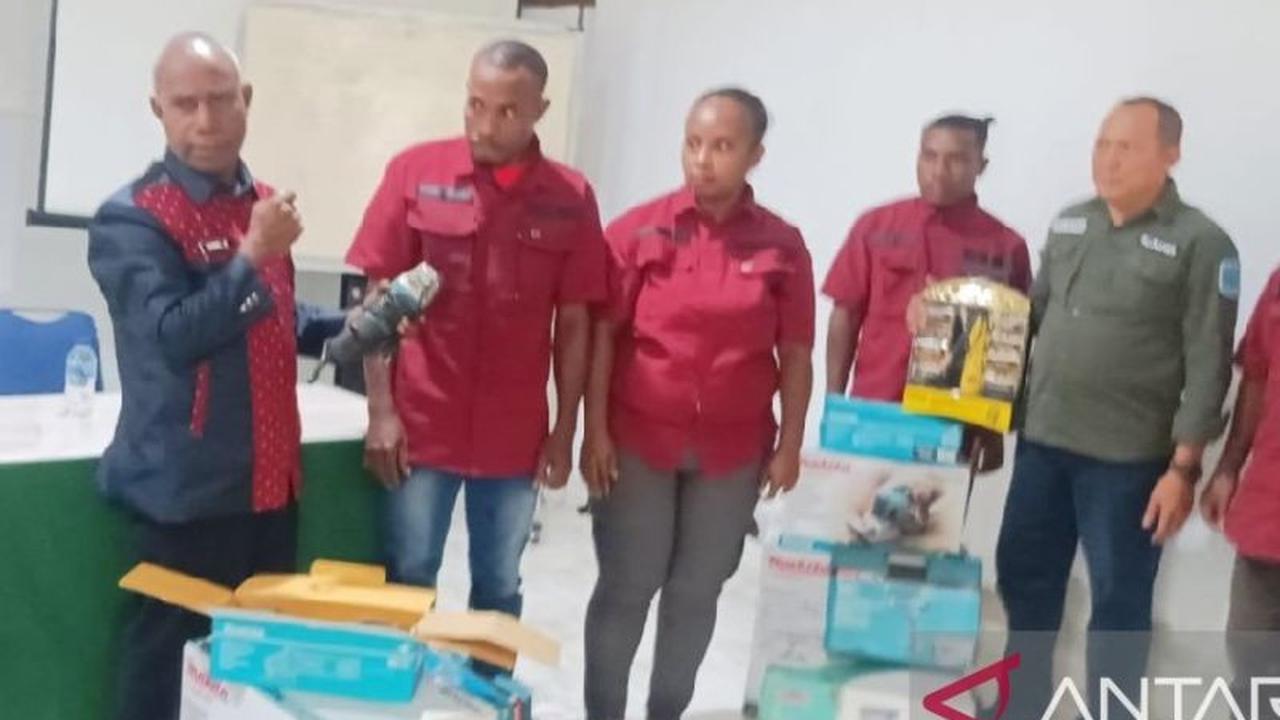Perajin OAP di Biak Numfor Rasakan Manfaat Bantuan Otsus Papua untuk Kembangkan Kerajinan Lokal