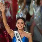 Ekspresi Miss Filipina, Pia Alonzo Wurtzbach usai dinobatkan sebagai pemenang Miss Universe 2015 di The AXIS Las Vegas, AS, Minggu (20/12). Sebelumnya, pembawa acara sempat salah mengumumkan nama Miss Columbia sebagai pemenang. (AFP Photo/VALERIE MACON)