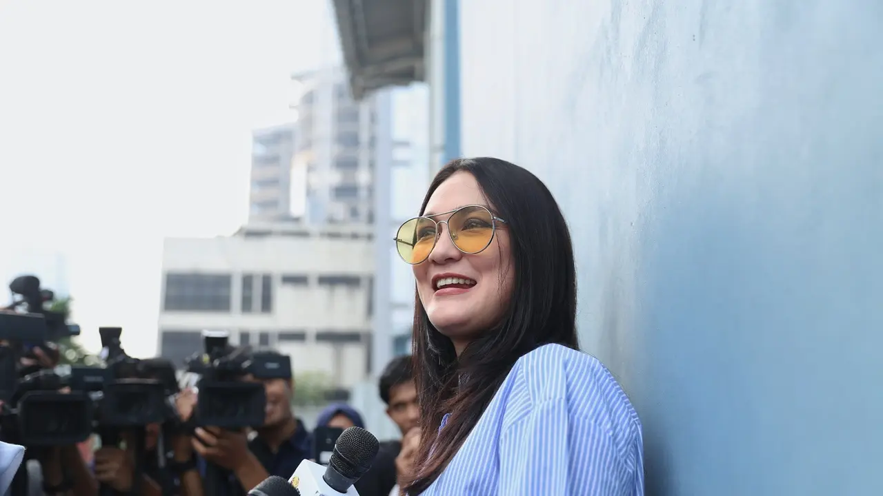 [Bintang] Luna Maya