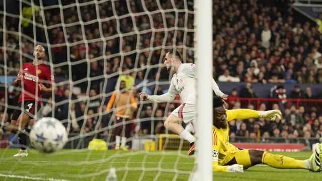 Foto: Andre Onana Buat Ulah Casemiro yang Kena Kartu Merah, MU pun Kalah