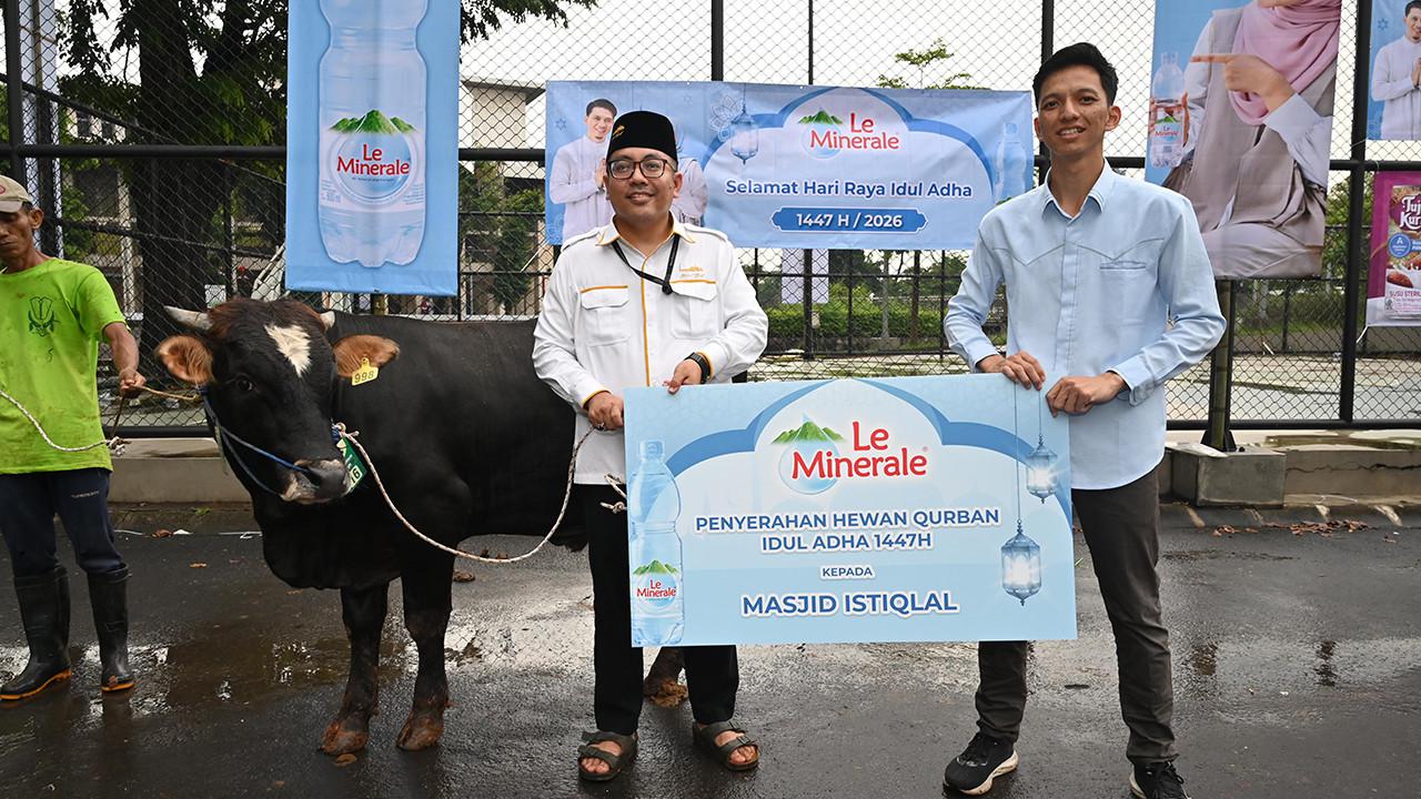 Maknai Idul Adha dengan Aksi Nyata, Le Minerale Salurkan Hewan Kurban ke Masjid Istiqlal