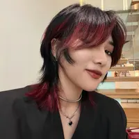 Menariknya, perubahan gaya rambut ini bukan sekadar makeover biasa. Isyana memang sedang memasuki babak baru dalam perjalanan proyek albumnya EKLEKTIKO. [@isyanasarasvati].