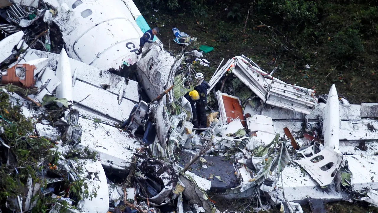 Momen Evakuasi Korban LaMia Airlines Pengangkut Klub Brasil, Chapecoense 
