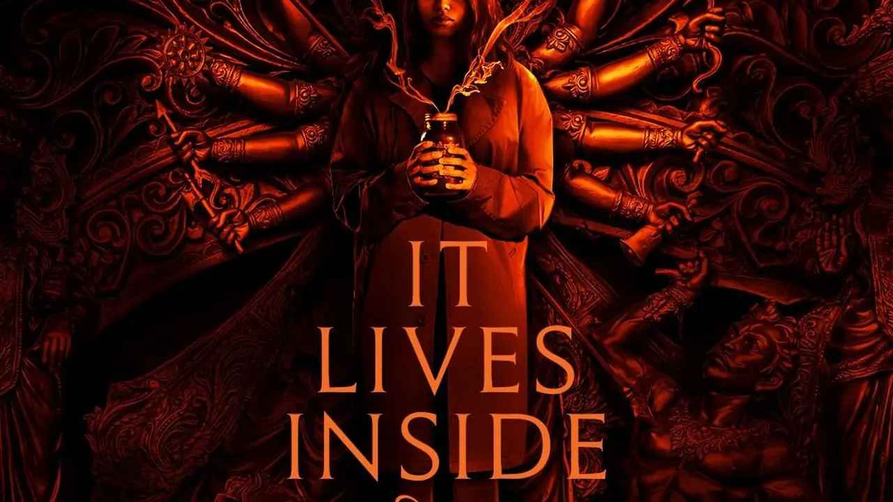 Resensi Film IT LIVES INSIDE: Horor Cerdas yang Kental Unsur Budaya dan Penuh Pesan Moral