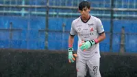 Cerita Kiper Muda Madura United Memilih Kantongi Lisensi Wasit
