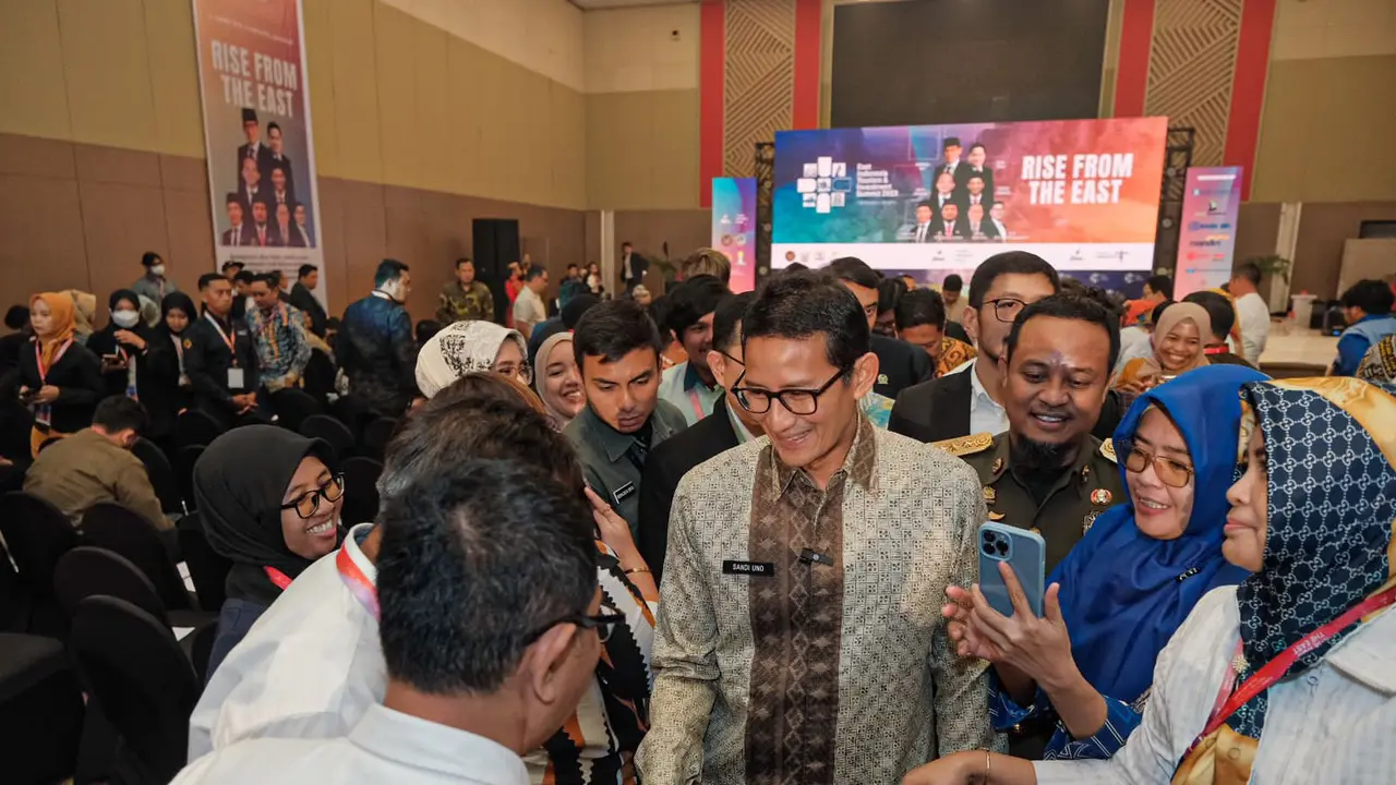 Sandiaga Uno ketika menghadiri East Indonesia Tourism and Invesment Summit 2023 di Hotel Claro Makassar, Jalan A P Pettarani, Mannuruki, Tamalate, Kota Makassar, Sulawesi Selatan pada Jumat (3/3/2023).  (Istimewa)