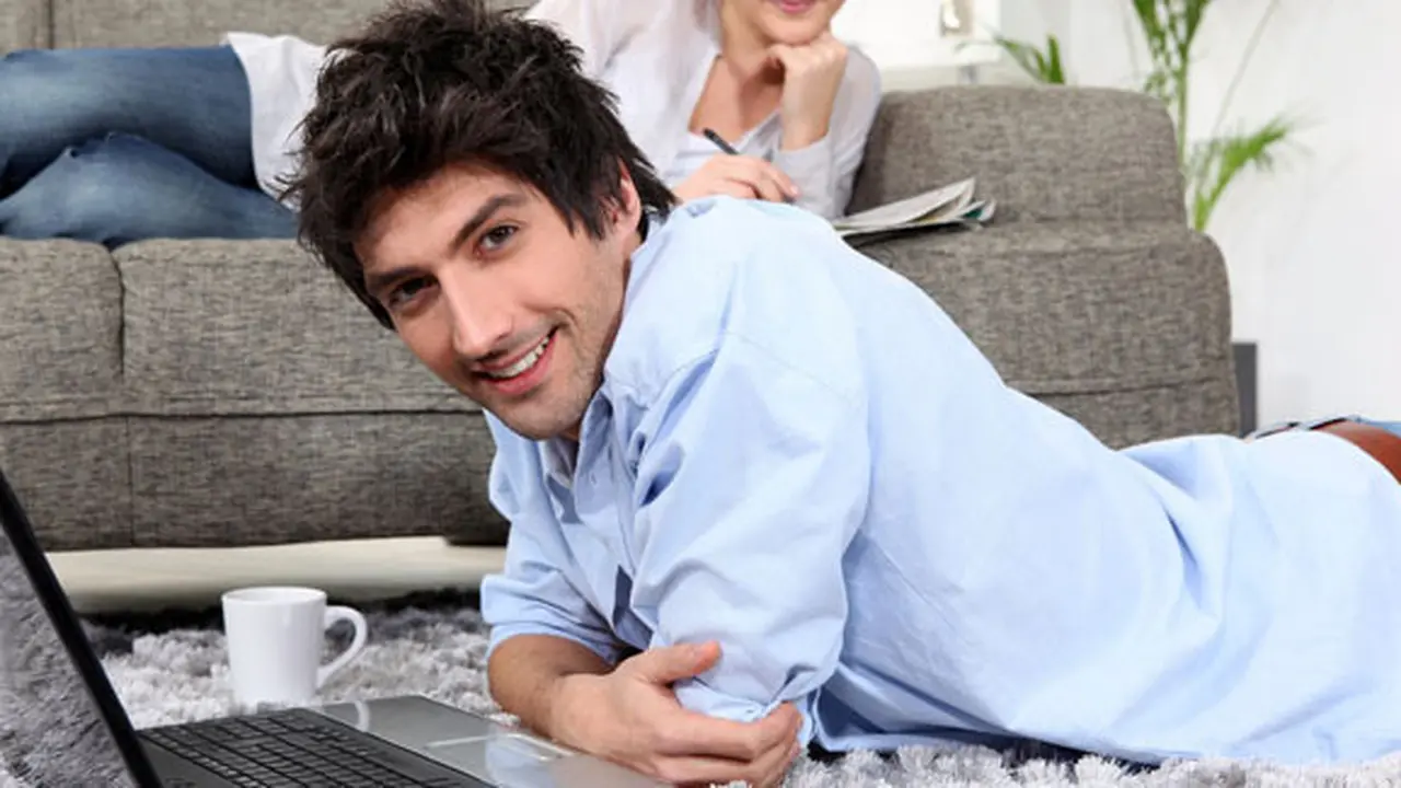 (c) shutterstock
