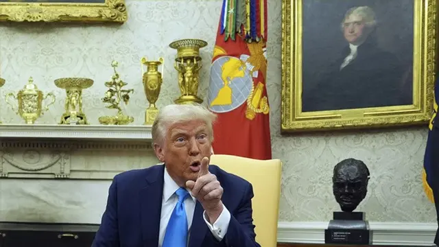 Presiden Amerika Serikat Donald Trump dalam pertemuannya dengan Perdana Menteri Israel Benjamin Netanyahu di Ruang Oval, Gedung Putih, Selasa (4/2/2025).