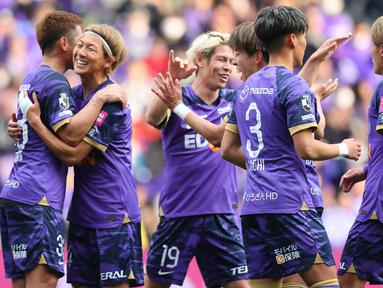 Sanfrecce Hiroshima sempat jadi penguasa J1 League satu dekade lalu. Saat itu diarsiteki Hajime Moriyasu yang kini merupakan pelatih Timnas Jepang, Sanfrecce Hiroshima mampu meraih tiga kali gelar juara J1 League dalam empat musim, pada 2012, 2013, dan 2015. Setelah dominasi itu, prestasi Sanfrecce Hiroshima lalu sempat merosot tajam dan belum pernah lagi jadi juara hingga saat ini. (J.LEAGUE)