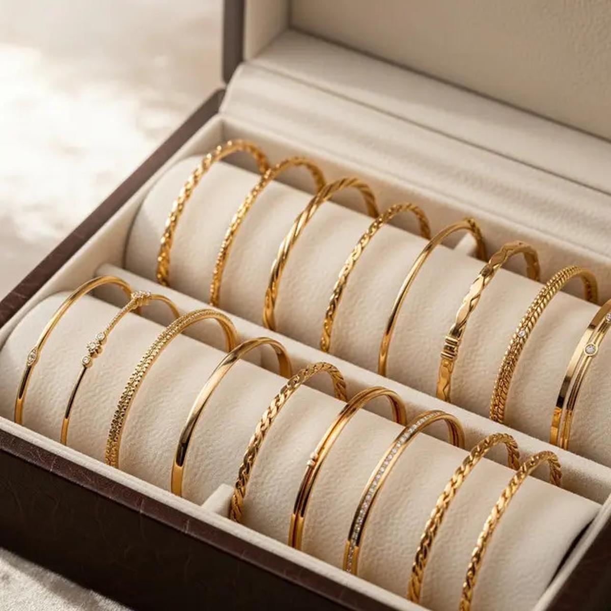 8 Tips Anti Salah Pilih Gelang Emas Kecil untuk Kado Orang Tersayang, Bikin Doi Senang