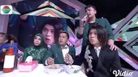 D'Academy Asia 5 Kedatangan Tukang Bakso Kesukaan Randa Lida. sumberfoto: Indosiar