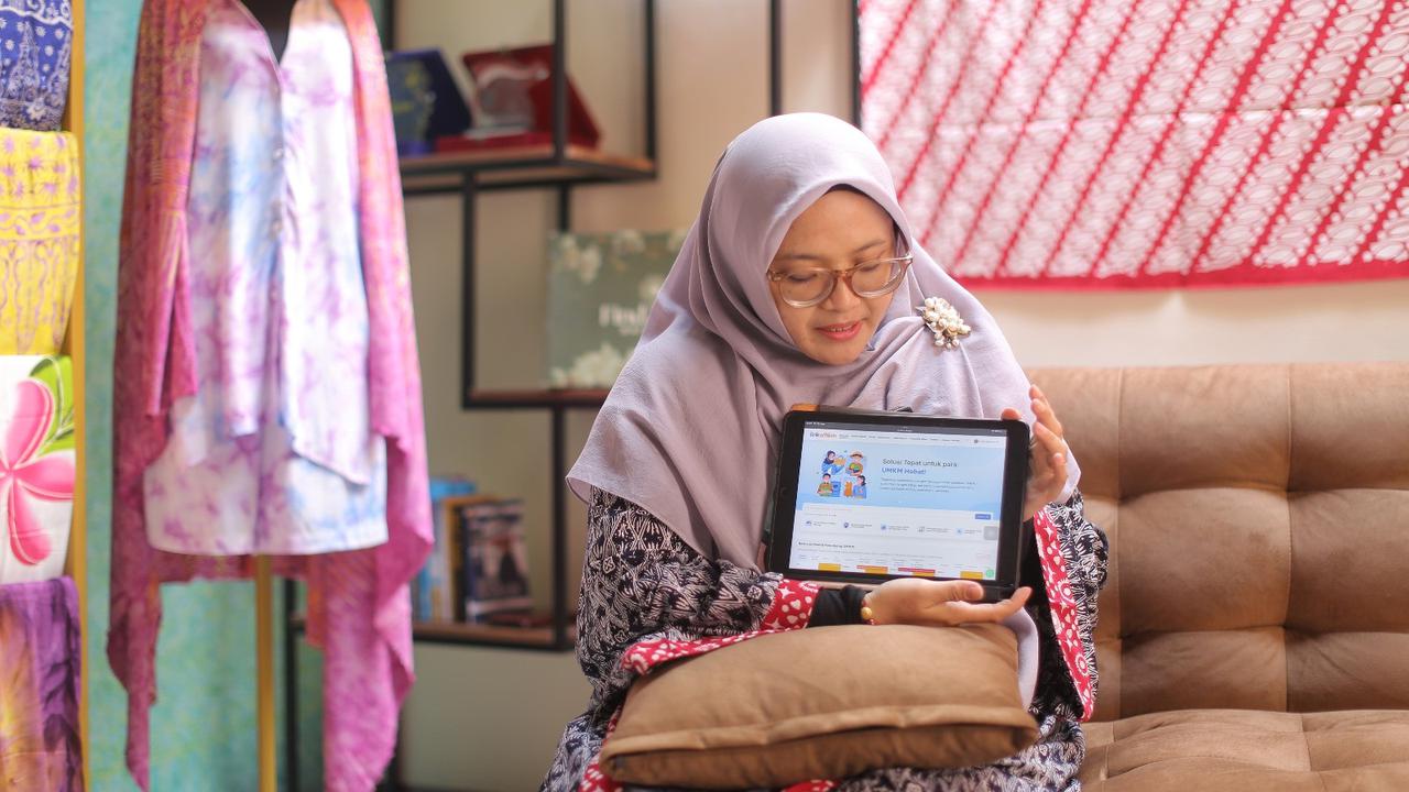 UMKM Binaan BRI 'Findmeera' Sukses Ubah Daster Jadi Fashion Elegan
