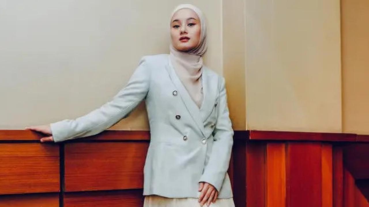 8 Inspirasi Padu Padan Tunik, Blazer, dan Hijab untuk Tampil Elegan di Berbagai Momen