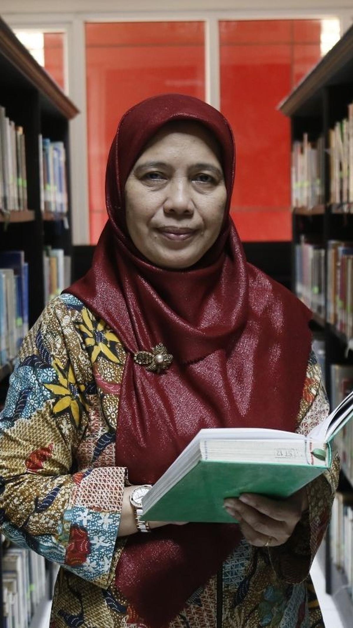 Pakar dari Universitas Muhammadiyah Malang (UMM), Prof Dr drh Lili Zalizar MS  mengatakan bahwa penyakit antraks sulit diberantas karena ditularkan melalui spora yang bertahan di tanah selama bertahun-tahun. Karena itu, wabah ini bukan yang pertama terjad