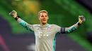 6. Manuel Neuer - Peran Neuer tampil apik dalam menjaga gawang Bayern Munchen di Liga Champions Musim ini. Kiper 34 tahun ini mampu menahan serangan tanpa kebobolan saat Bayern Munchen mengalahkan Lyon di babak semifinal Liga Champions. (AFP/Miguel A. Lopes/pool)