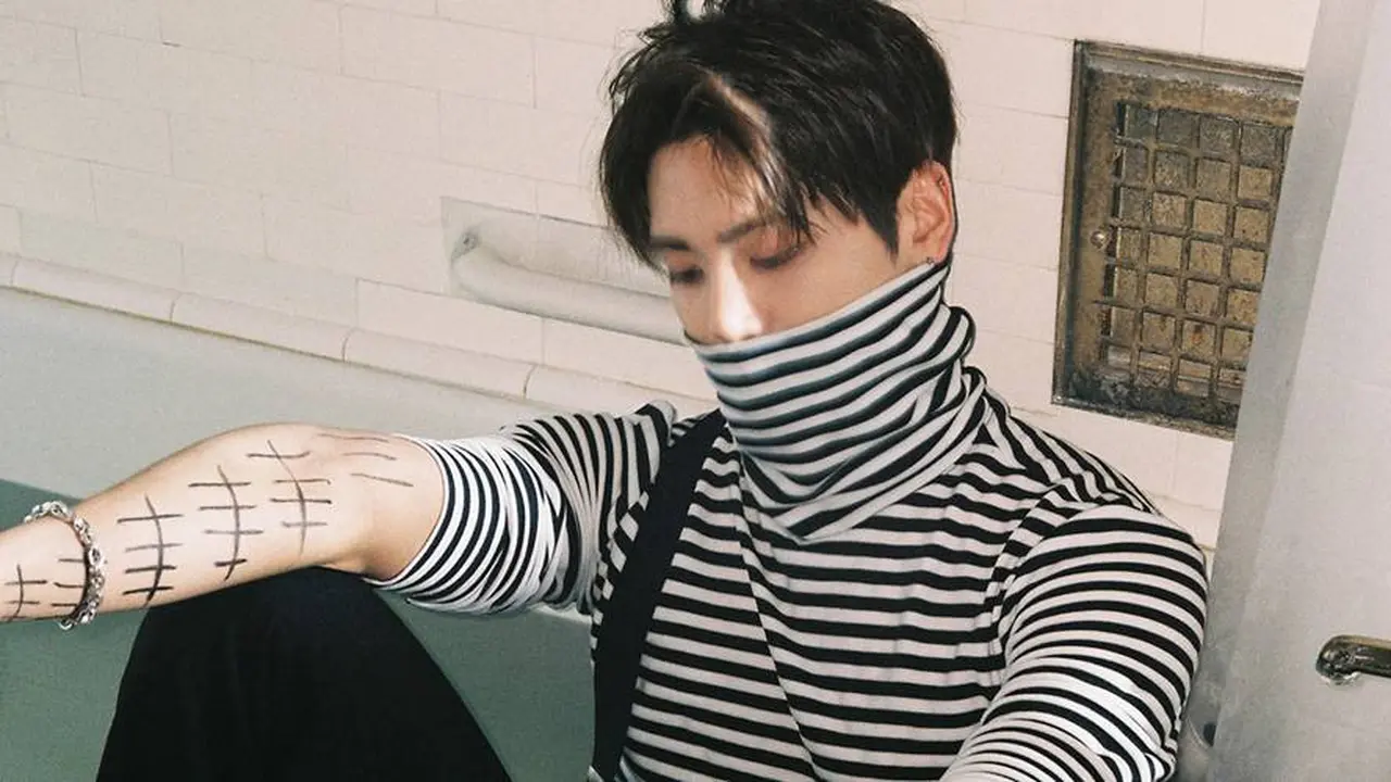 [Bintang] Selalu Di Hati, Gaya Jonghyun SHINee yang Susah Dilupain Cewek