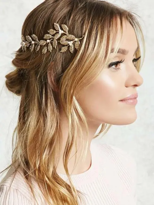 8 Hiasan Rambut yang Bikin Kamu Terlihat Cantik Kayak Bidadari - Photo