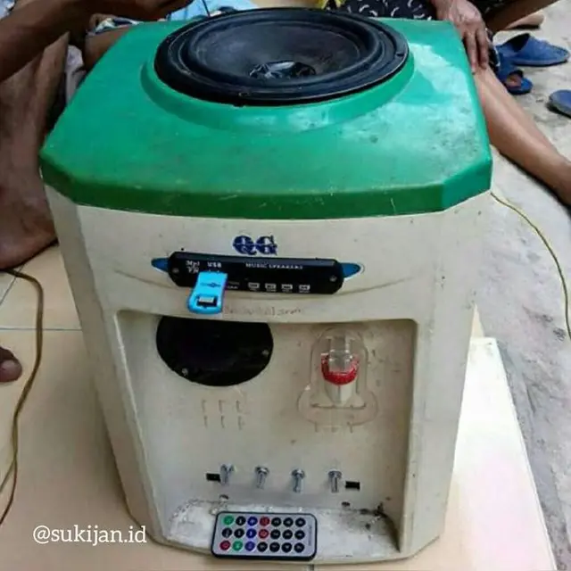 7 Modifikasi Nyeleneh Barang Elektronik Ini Bikin Tepuk Jidat