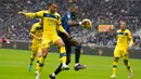 Baru masuk satu menit di menit ke-73, Thomas Henry membuat skor berubah 1-1 usai mencetak gol hasil umpan silang Duda. (AP Photo/Antonio Calanni)