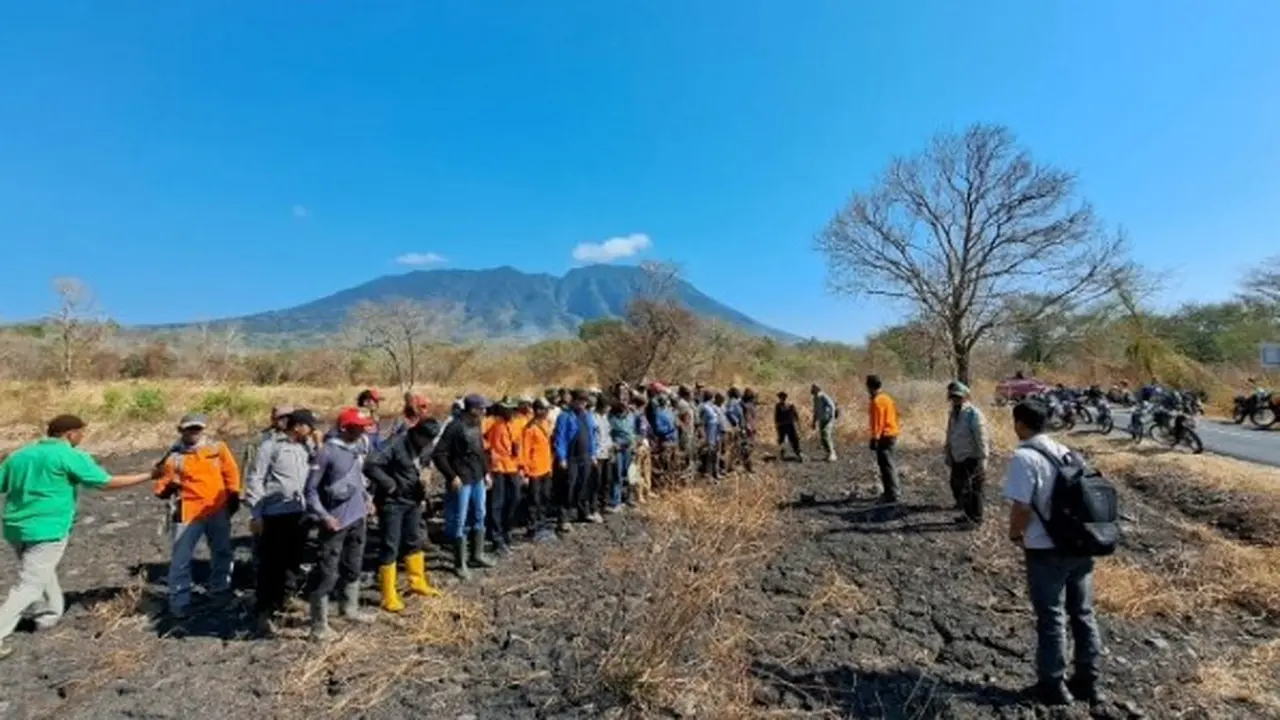 Tim gabungan bersiap melakukan pemadaman karhutla di Taman Nasional Baluran. (Istimewa)