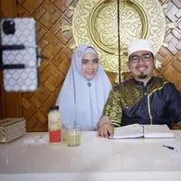 April Jasmine dan Ustaz Solmed (Instagram/apriljasmine85)