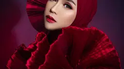 Banyak dari netizen yang turut mengomentari proses perceraian Ria Ricis dan Teuku Ryan. Tidak sedikit penggemar yang memberikan komentar pro dan kontra terhadap proses perceraiannya tersebut. Namun tidak sedikit yang mendoakan Ria Ricis agar tetap tegar dalam menjalani proses yang tengah ditempuhnya ini. (Liputan6.com/IG/@riaricis1795)