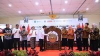 Menaker Yassierli dalam peluncuran program Peduli PHK yang digelar di Sampoerna Entrepreneurship Training Center (SETC) Pasuruan, Jawa Timur.