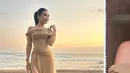 Ayu Ting Ting kembali mencuri perhatian saat dirinya hadir dalam sebuah acara pernikahan di Bali [@ayutingting92]