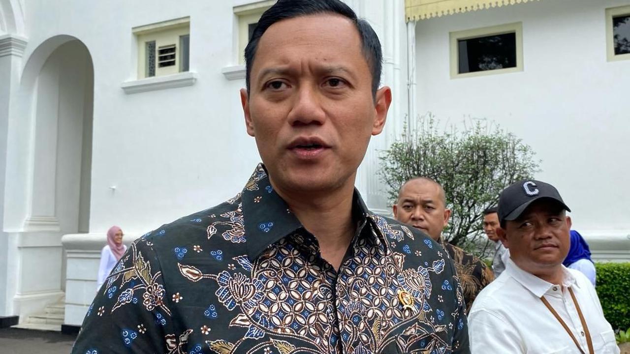 "Baik-baik saja kita," singkat AHY sambil tertawa kepada awak media di Kementerian Koordinator Bidang Perekonomian, Jakarta Pusat, Senin (26/2).