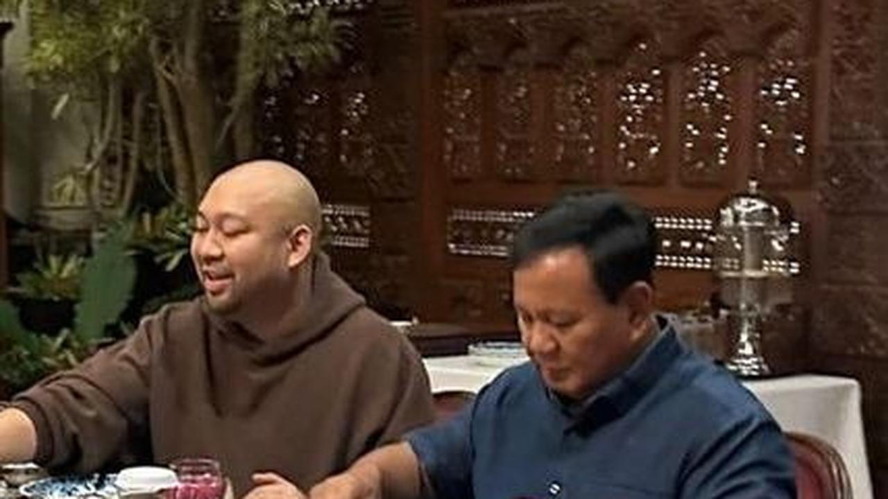 Potret Prabowo Buka Puasa Bersama Titiek Soeharto dan Putranya, Momennya Sweet Banget jadi Sorotan