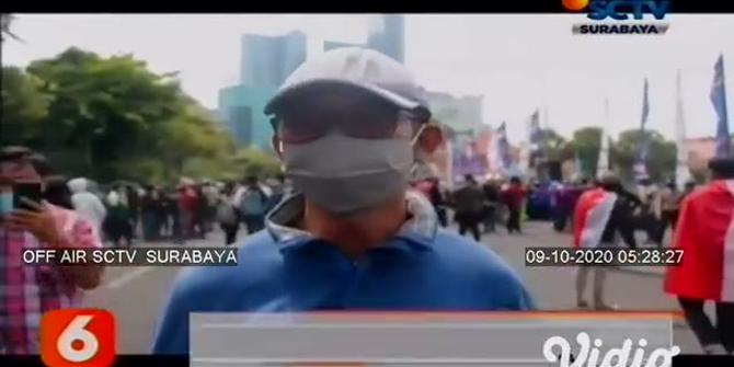 VIDEO: Demo Ricuh Tolak Omnibus Law di Sidoarjo dan Surabaya