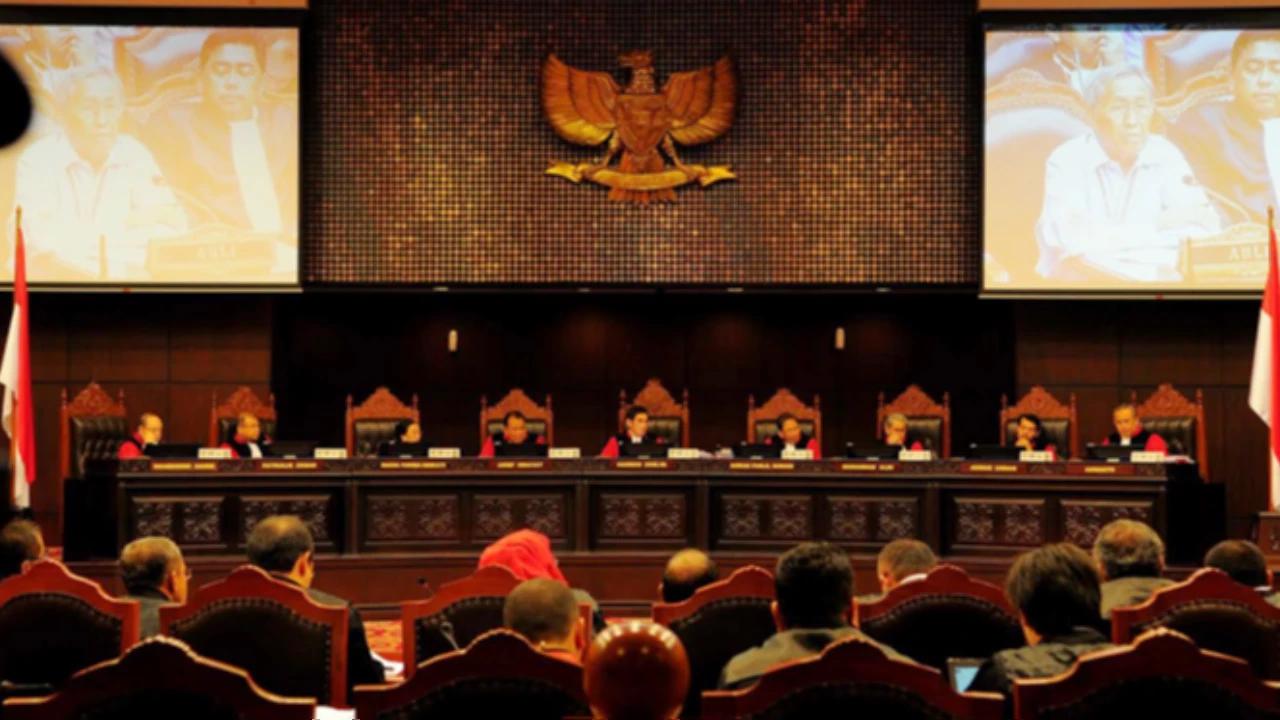 Di Sidang MK, Guru Curhat soal PHK Massal Usai Program MBG