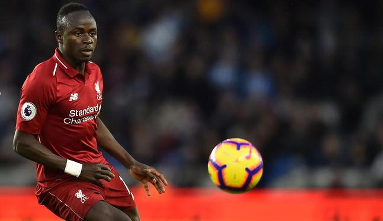 5. Sadio Mane - Kecepatan pemain asal Senegal ini selalu menjadi ancaman bagi lini pertahan lawan. Mane dipastikan akan membuat sektor pertahanan kanan Arsenal kesulitan untuk menjaga pertahan. (AFP/Glyn Kirk)