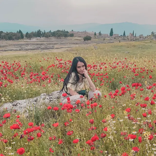 6 Potret Cantik Adila Fitri, Bintang Film My Idiot Brother